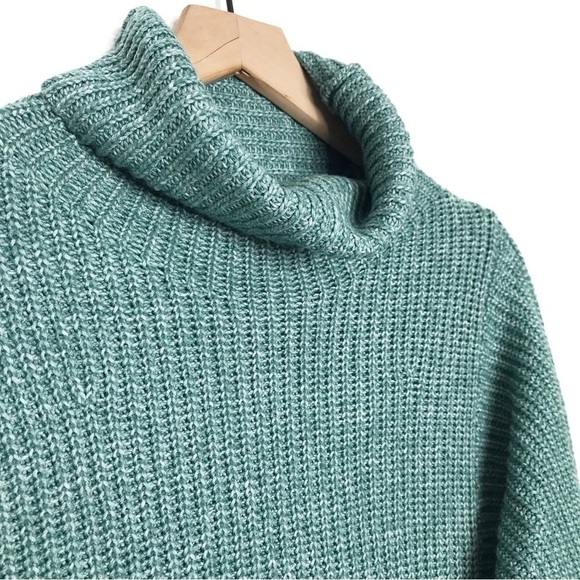 AEO Oversized Dreamspun Turtleneck Sweater Top XS - Picture 5 of 9